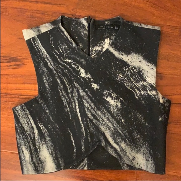 Zara Tops - Zara crop top